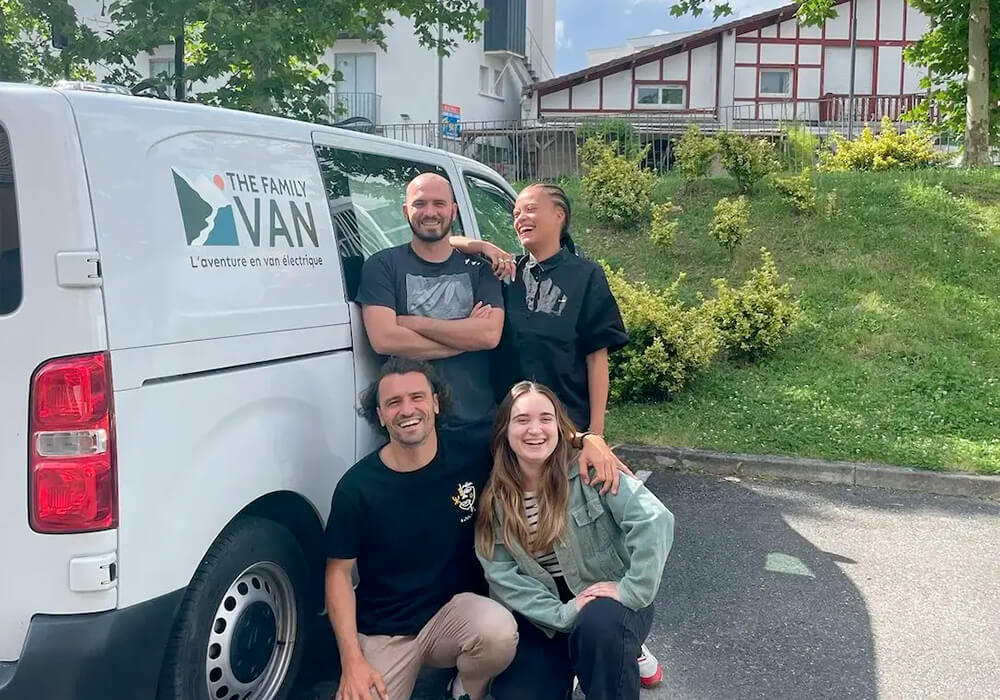 the family van transforme la « vanlife » en version électrique depuis dax